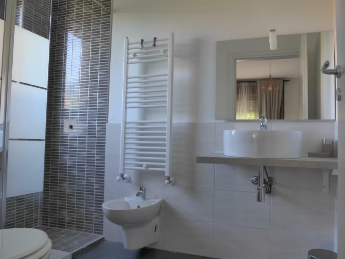 La Tana Rooms Lenno Exterior foto